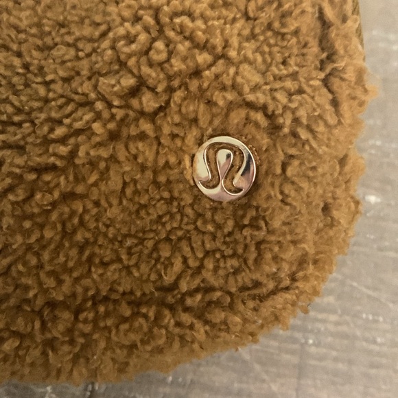 Lululemon Brown Sherpa Belt Bag - Picture 3 of 5